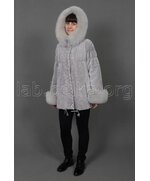 Облегченный жакет из овчины с отделкой из меха песца