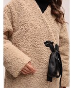 Пальто двубортное с открытой горловиной из экомеха