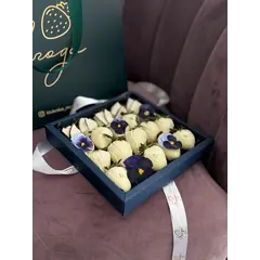 Премиум клубника в шоколаде «BLUE DREAM»