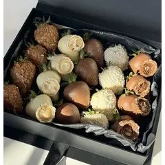 Премиум клубника в шоколаде «ELEGANCE BOX»