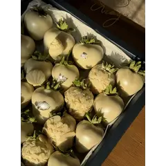 Премиум клубника в шоколаде «WHITE SHELL»