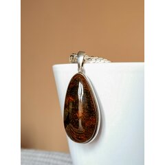 Кулон из янтаря