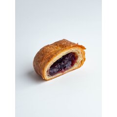 Слойка с черной смородиной 70 гр