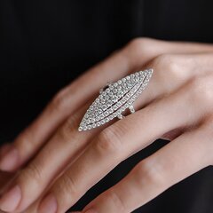 Кольцо со вставкой бриллиант