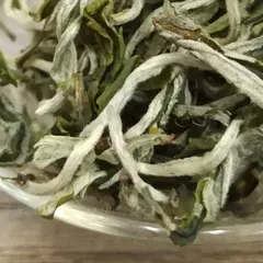 Белый чай Юннань Бай Хао