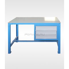 Рабочие верстаки со столешницей из фанеры