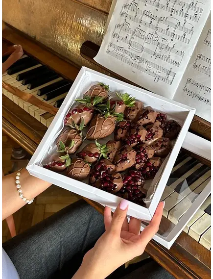 Премиум клубника в шоколаде «RED SHINE»