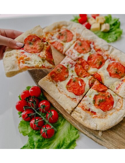 Римская пицца Пепперони с песто