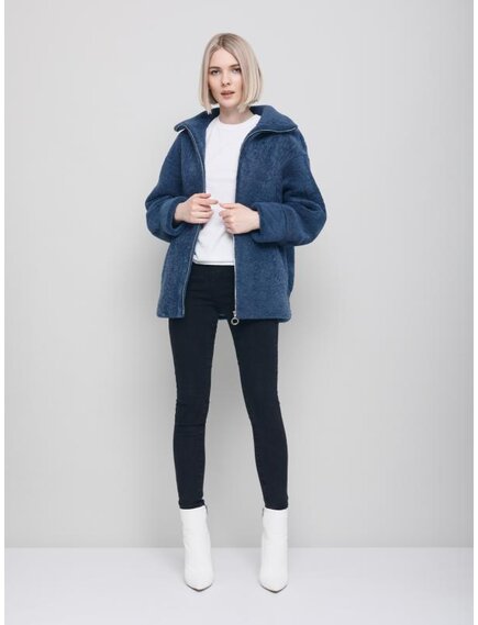 Мутоновая шуба с воротником стойкой