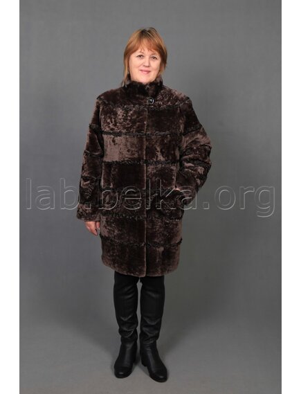Шуба из овчины с отделкой из каракуля
