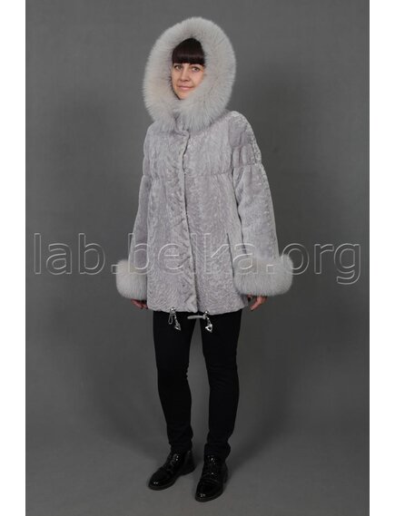 Облегченный жакет из овчины с отделкой из меха песца
