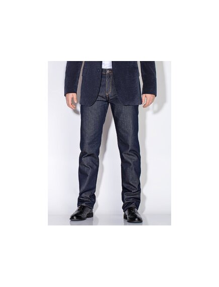 Классические мужские джинсы синего цвета
