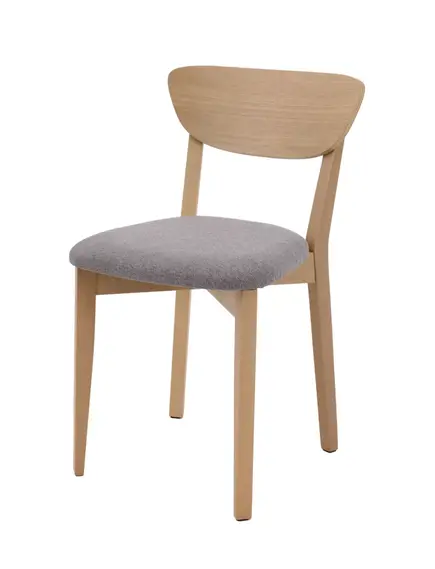 Деревянные стулья