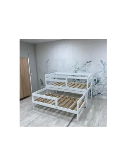 Кровати из массива дерева