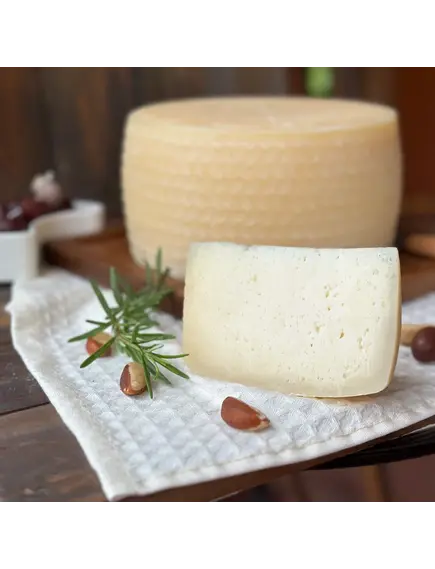 Сыр Манчего (из овечьего молока)