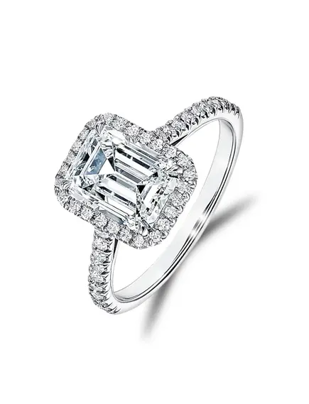 Кольцо с бриллиантом огранки Изумруд