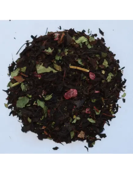 Черный чай с лесными ягодами