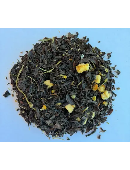 Черный чай с яблоком и ромашкой