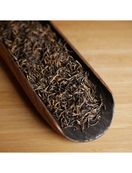 Красный чай "Хэй Цзинь Хэй Чжэнь Чжу" 黑金黑珍珠