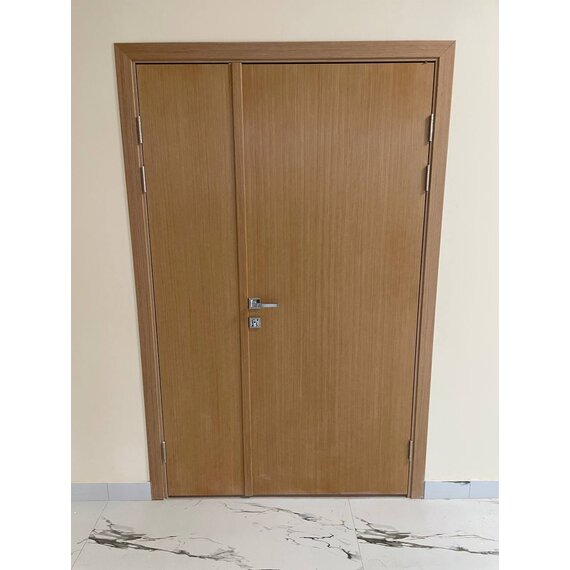 Гладкое шпонированное полотно цвет дуб