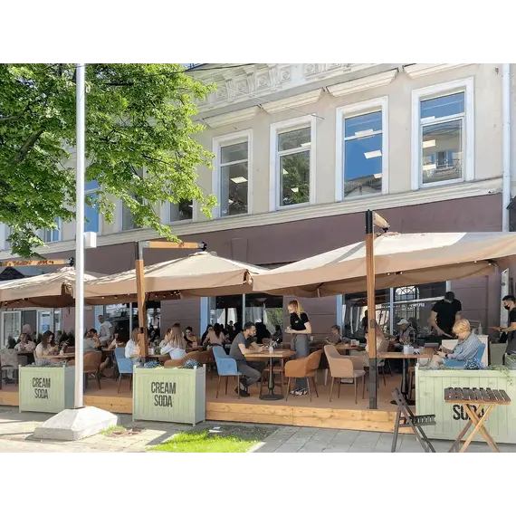 ЗОНТ С БОКОВОЙ ОПОРОЙ НА ДЕРЕВЯННОЙ СТОЙКЕ