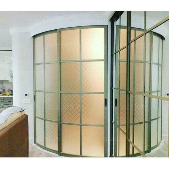 Дверь с гнутым узорчатым стеклом (2.1)