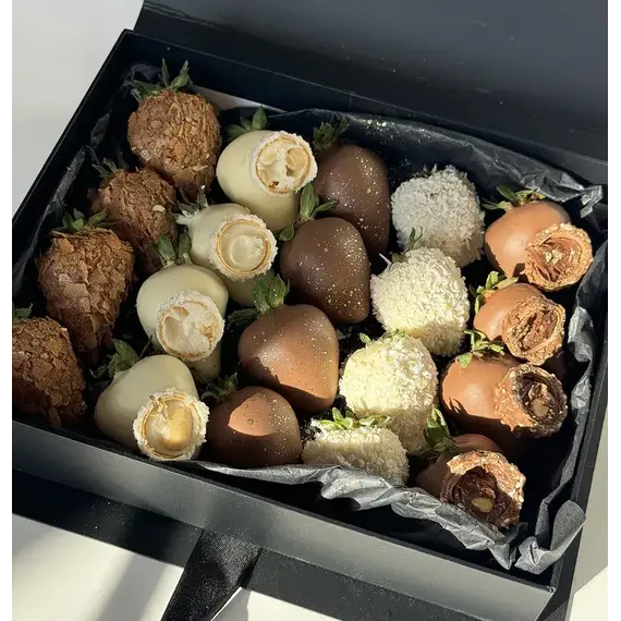 Премиум клубника в шоколаде «ELEGANCE BOX»