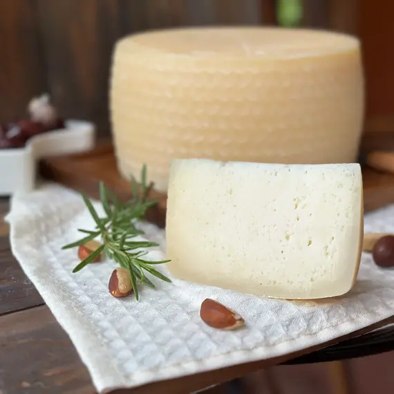 Сыр Манчего (из овечьего молока)