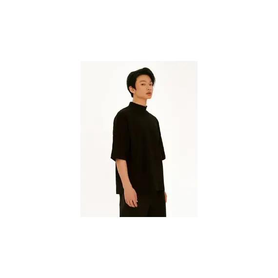 Футболка ALEXINSTYLE с высоким воротником MOCK-NECK черная