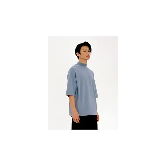 Футболка ALEXINSTYLE с высоким воротником MOCK-NECK голубая