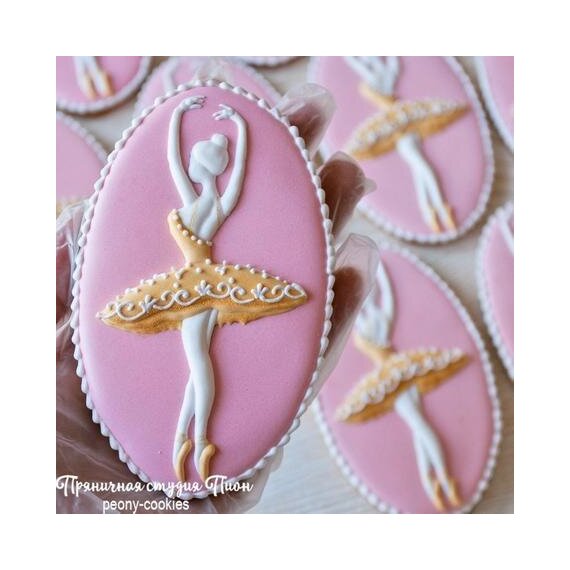 Пряник Балерина балет на овальном медальоне