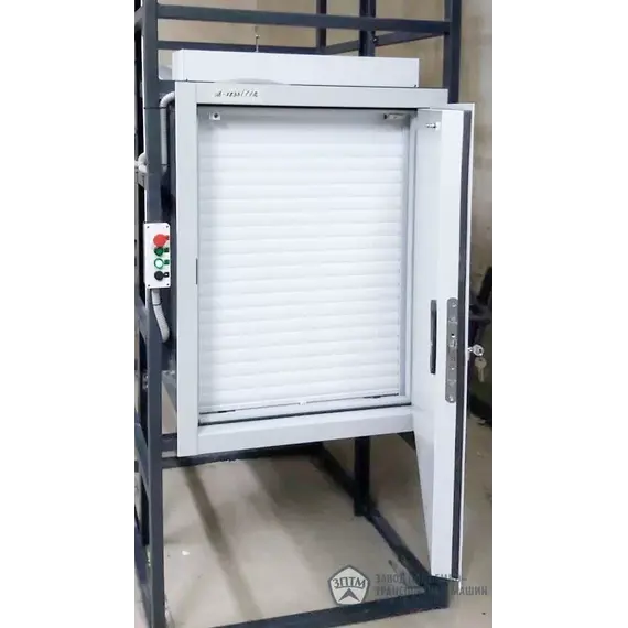 Сервисный подъемник в металлокаркасной шахте