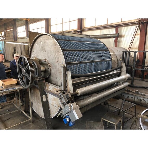 Вакуум-фильтры со съёмом осадка сходящим полотном с системой непрерывной регенерации ткани типа БОП