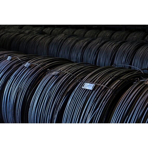 Круглый сортовой прокат из легированной борсодержащей стали для изготовления высокопрочных крепежных изделий методом холодной объемной штамповки