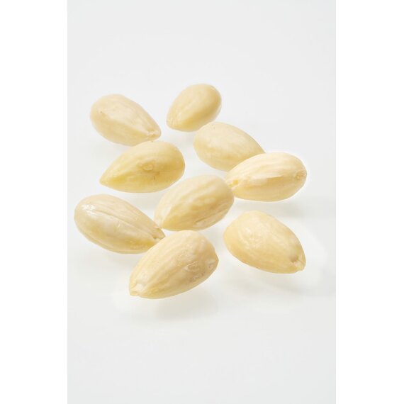 Миндаль обжаренный бланшированный целый