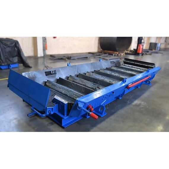 Металлоформы лестничных маршей, площадок и ступеней