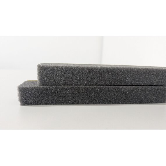 Уплотнитель универсальный мелкопористый 20х40х2000мм самоклеящейся