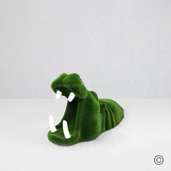 Бегемот в воде (большой)