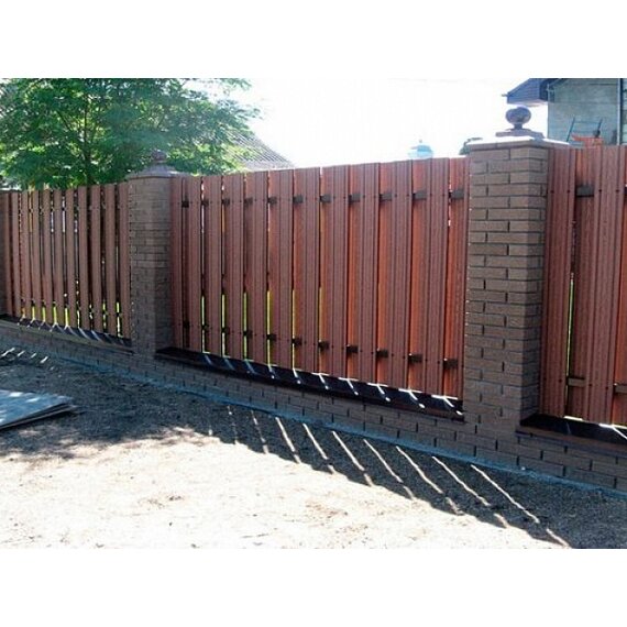 Забор вертикальный деревянный шахматка