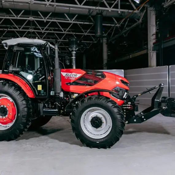 Колесный трактор ALCOR TC1604