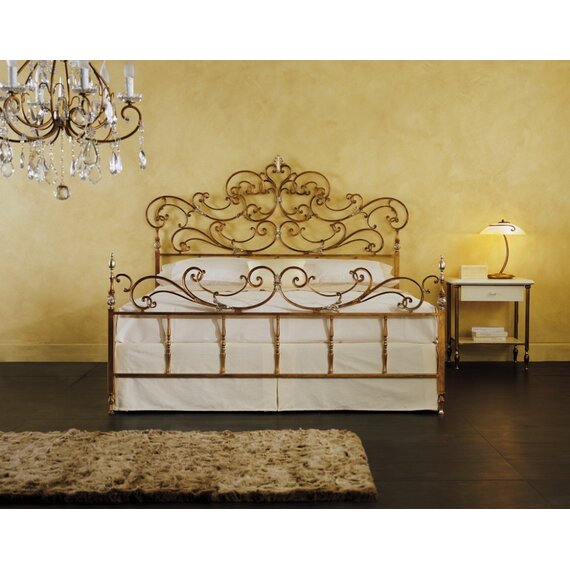 Кровать с ковкой 669
