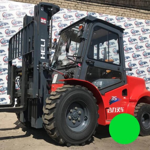 Вилочный автопогрузчик CPCD35 повышенной проходимости. Грузоподъемность 3,5 тонны, высота подъема 4,5 м