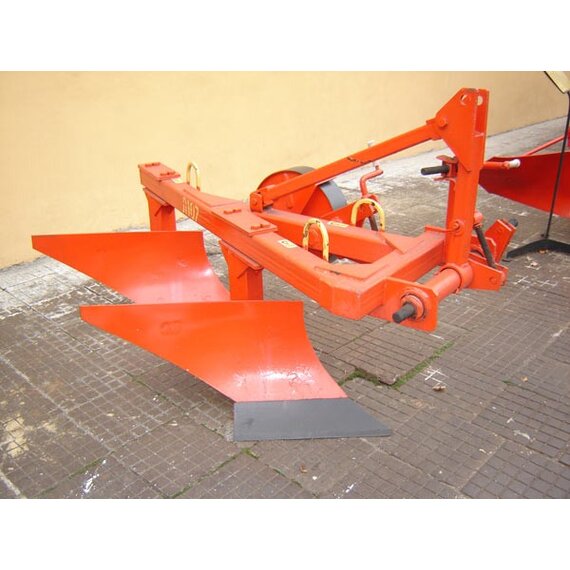 Плуг 2-корпусный навесной Л-107