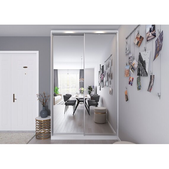 Шкаф зеркальный в гостиной